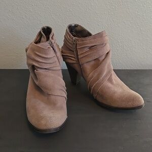 Andrew Geller Taupe Ankle Boots size 6.5